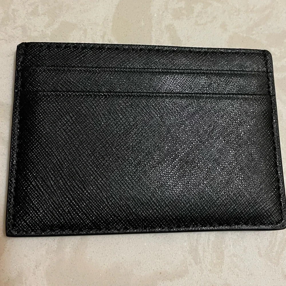 Tory Burch Emerson Slim Card Case Wallet In Black- like new! - Picture 2 of 3